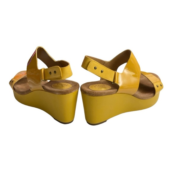 Clark’s Artisan Casslyn Dez Mustard Yellow Patent Platform Wedge Sandals 10 - Picture 6 of 13